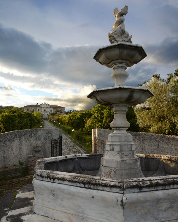 Villa Caristo a Stignano, raro esempio di villa barocca calabrese.